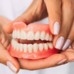 Prótese Dentária Solta? Veja o Que Fazer